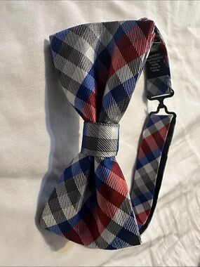 Bow tie